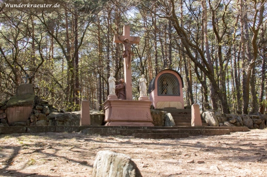 Wetterkreuz, Ottilienkapelle und Gedenkstein auf dem Ottilienberg